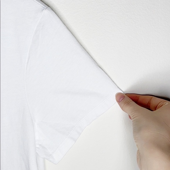 Levi’s perfect tee with raised pink batwing sz S - Picture 5 of 8